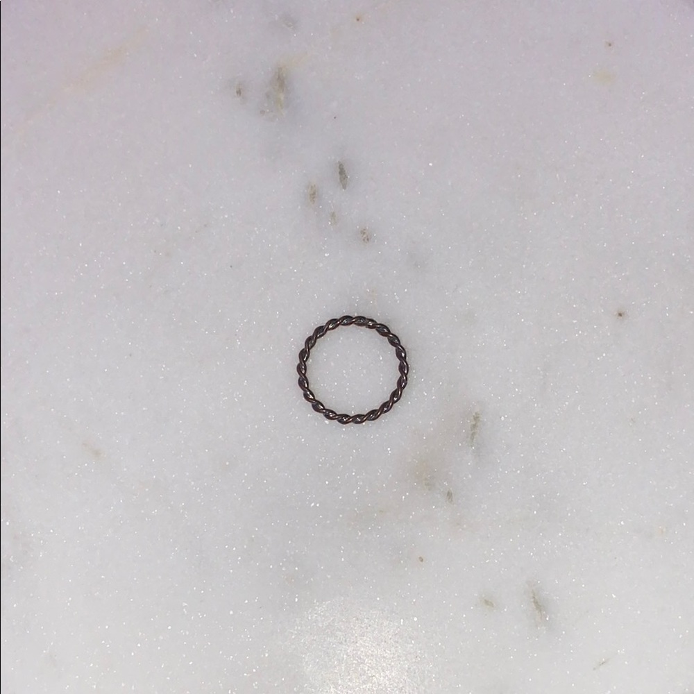 Elegant Silver Twisted Ring
